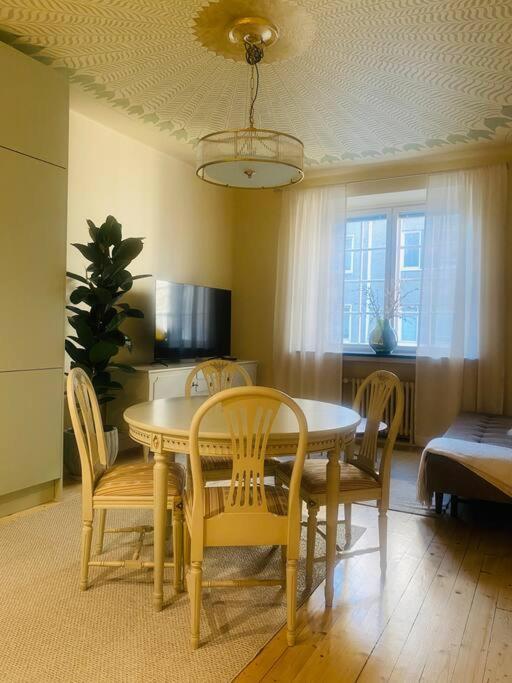Enchanting 1br W/ King Bed In Unbeatable Location Apartment